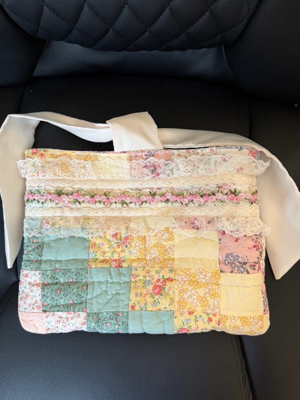 Patchwork Floral Quilt-Print Book Sleeve